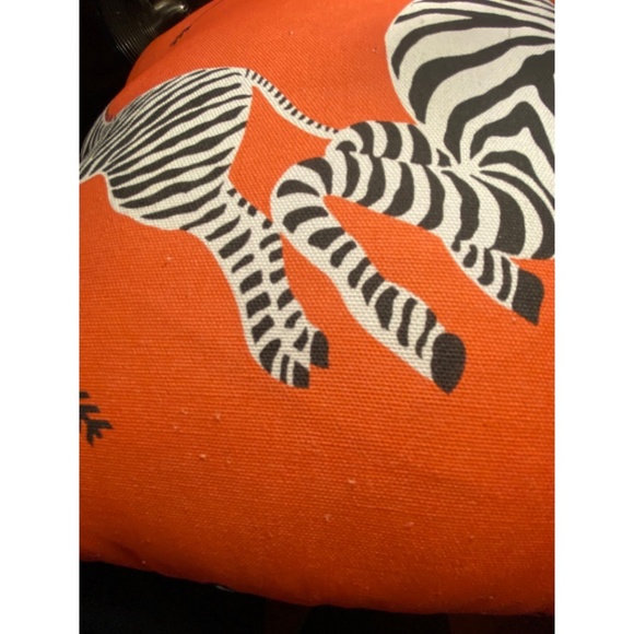 BRAND NEW Throw Pillow Coral Zebra by Scalamandré 18"x18" - Picture 10 of 10